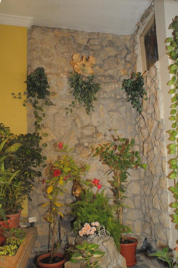 Colony Inn Hotel Ambato Exterior photo
