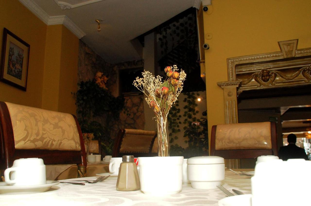 Colony Inn Hotel Ambato Exterior photo