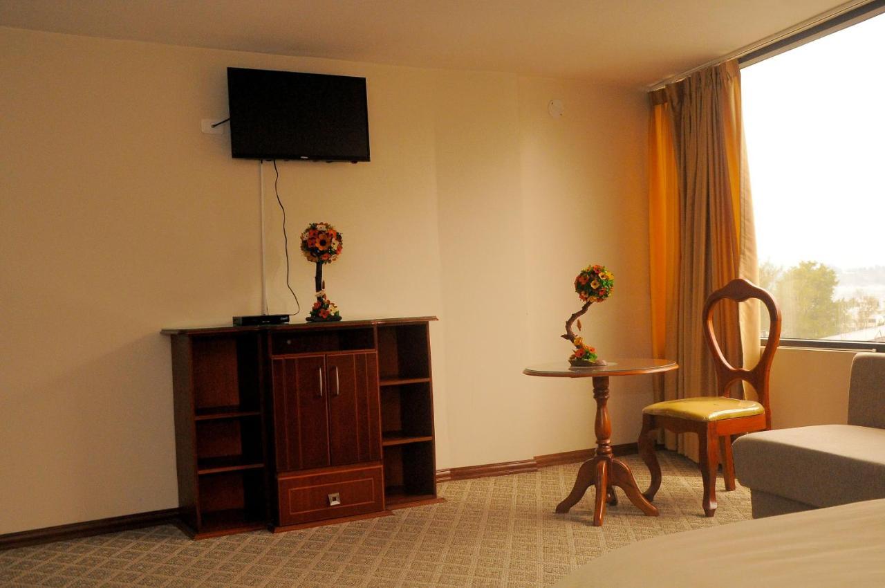 Colony Inn Hotel Ambato Exterior photo