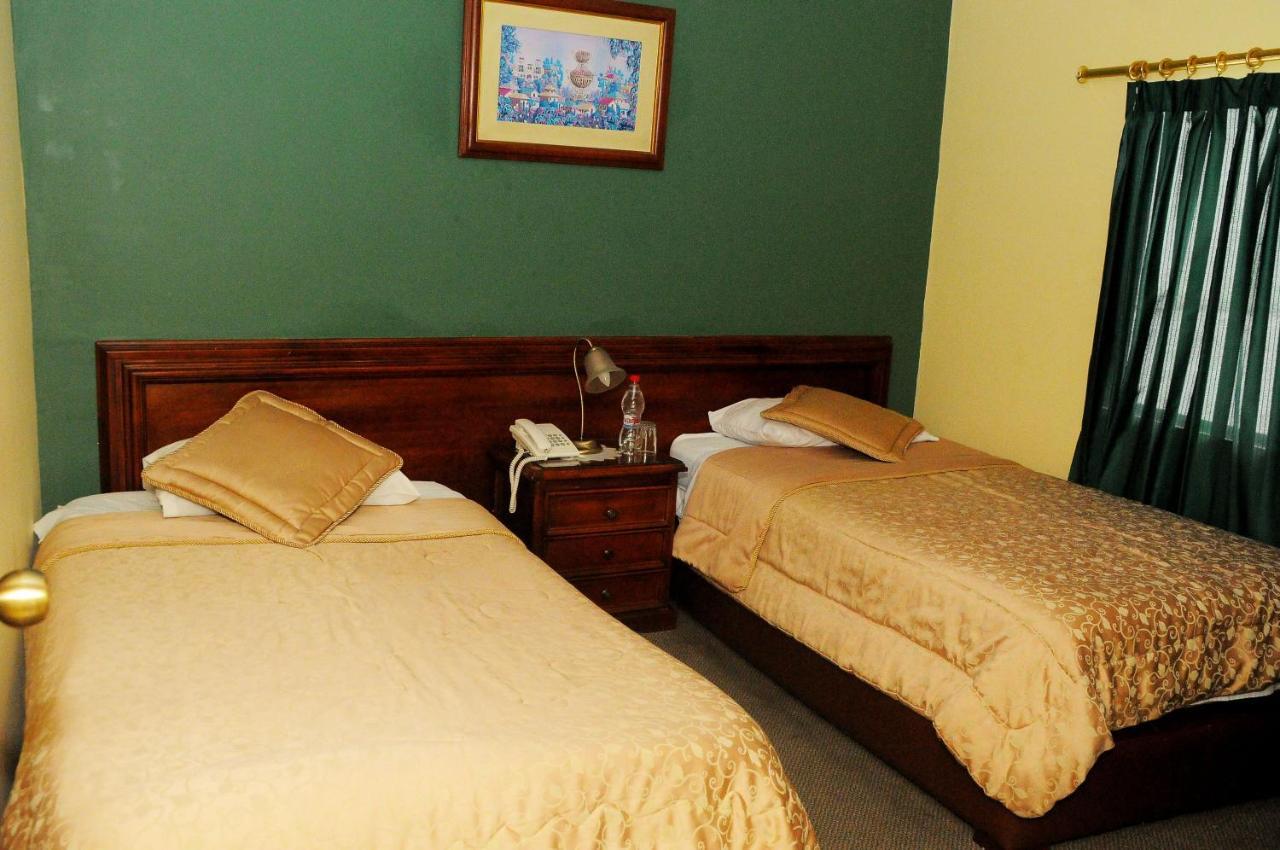 Colony Inn Hotel Ambato Exterior photo