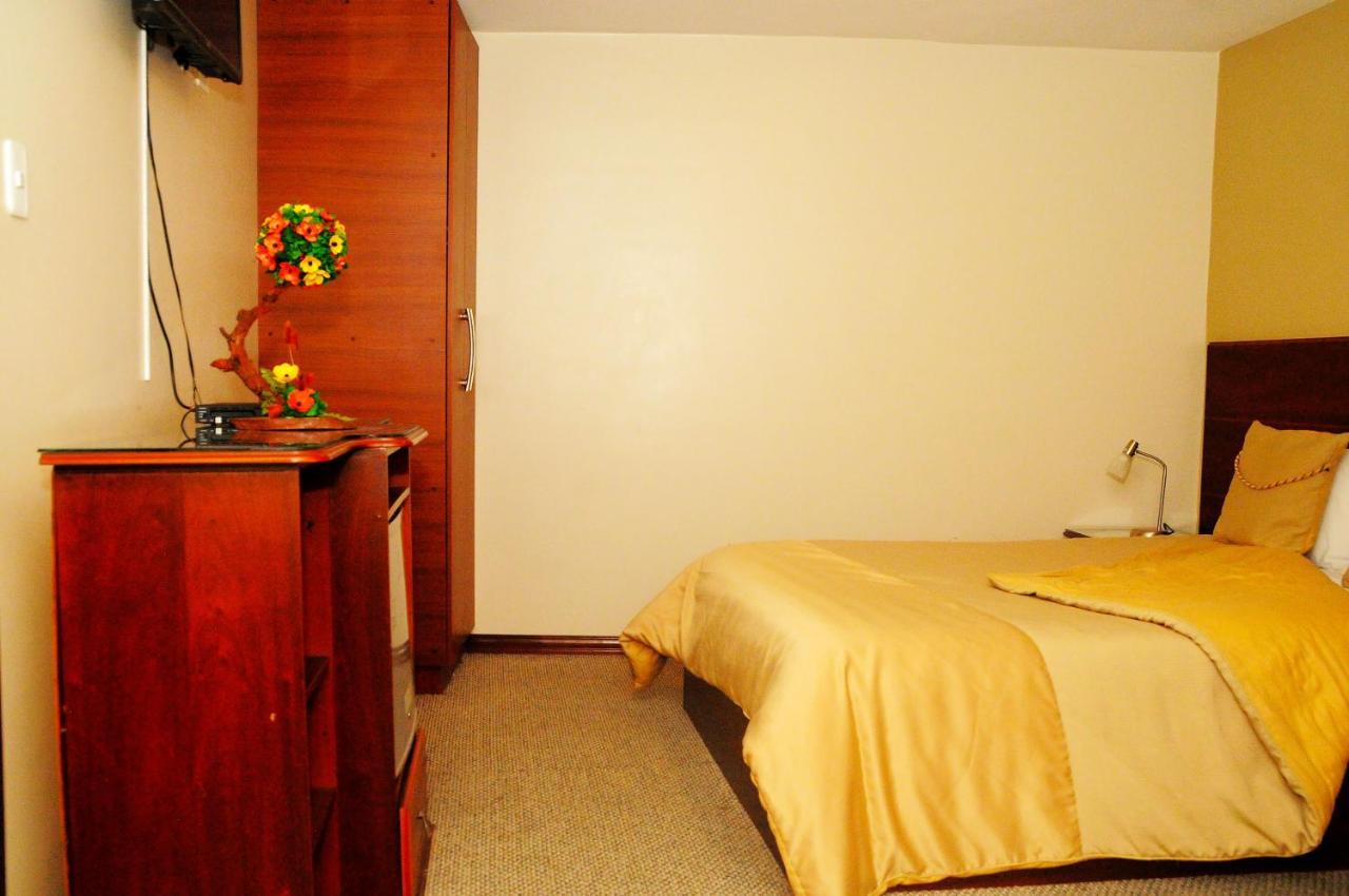 Colony Inn Hotel Ambato Exterior photo