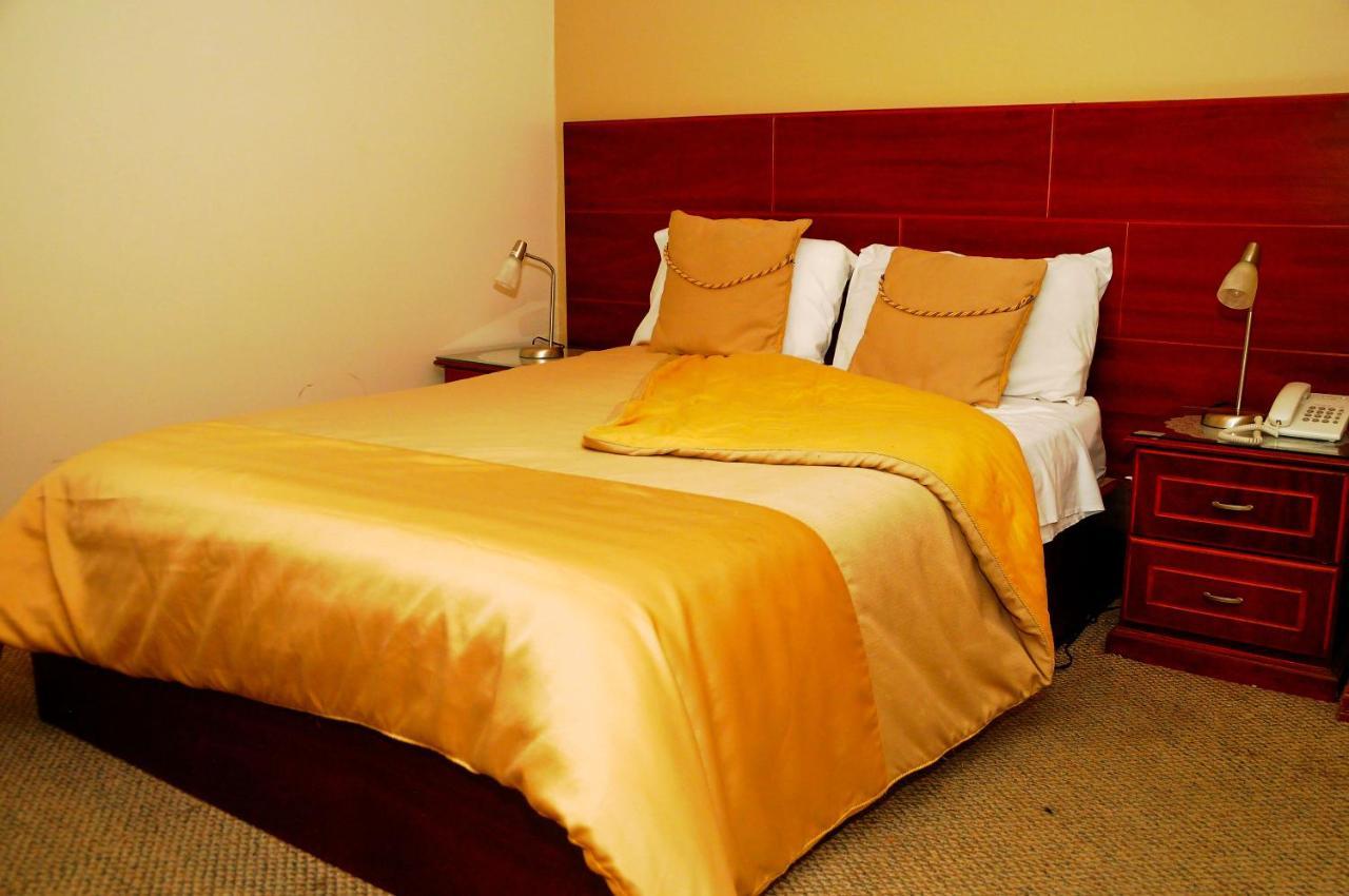 Colony Inn Hotel Ambato Exterior photo