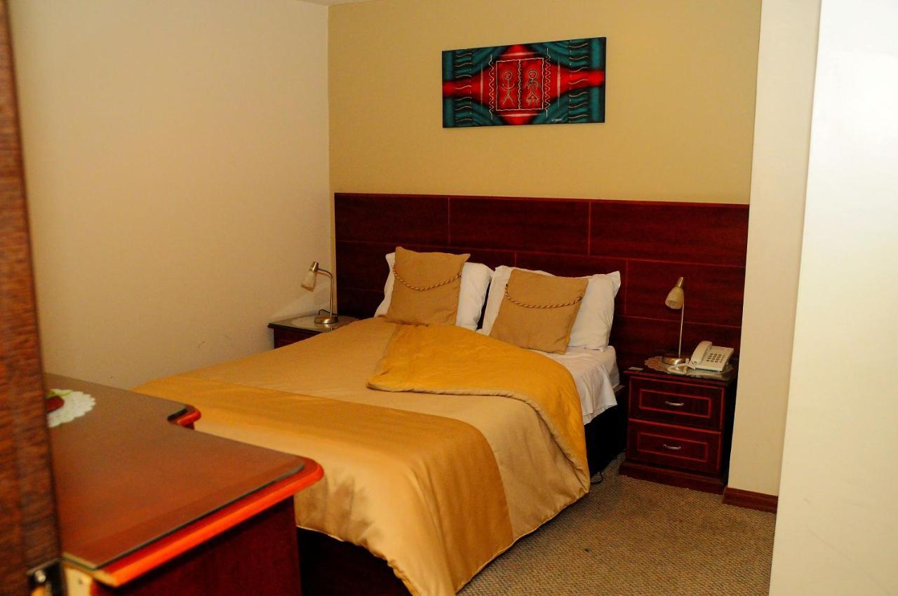 Colony Inn Hotel Ambato Exterior photo
