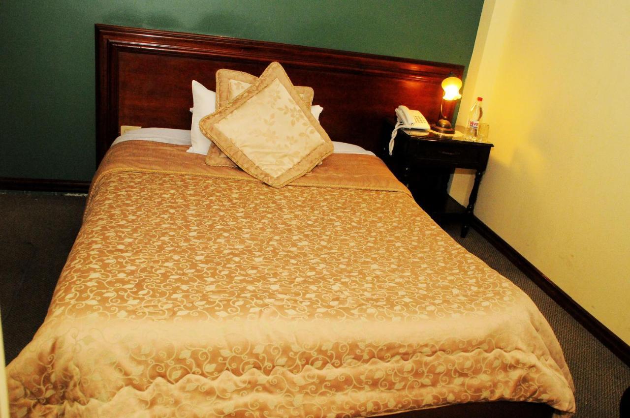 Colony Inn Hotel Ambato Exterior photo